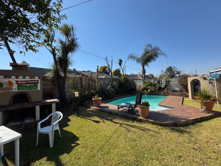 3 Bedroom Property for Sale in Verwoerdpark Gauteng
