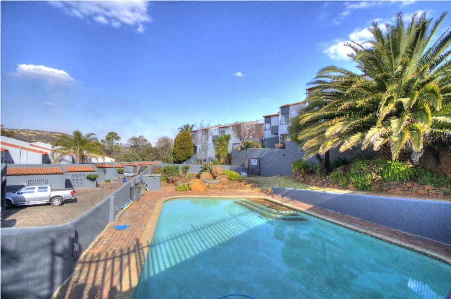 3 Bedroom Property for Sale in Mondeor Gauteng