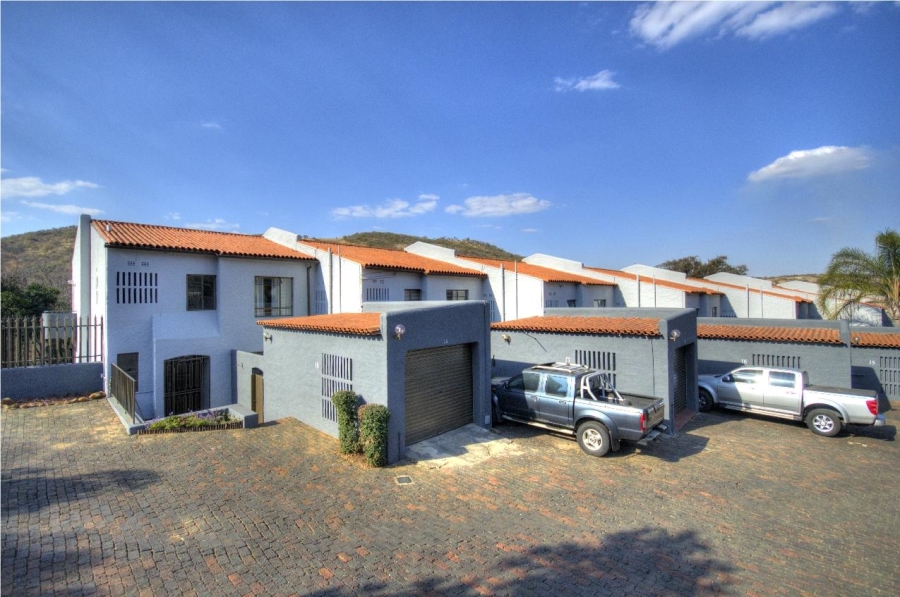 3 Bedroom Property for Sale in Mondeor Gauteng