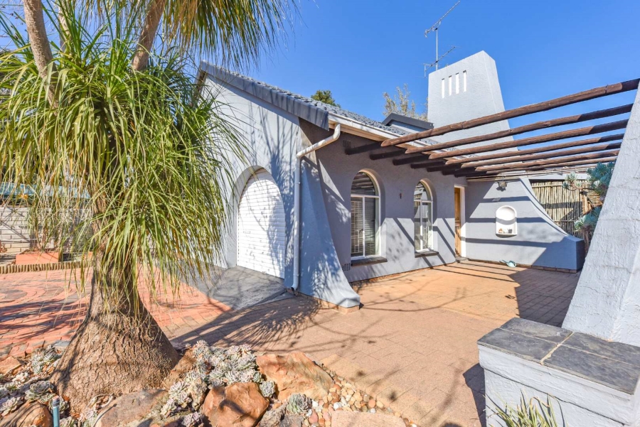 4 Bedroom Property for Sale in Brackendowns Gauteng