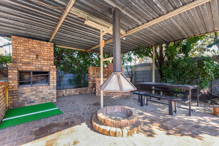 4 Bedroom Property for Sale in Brackendowns Gauteng