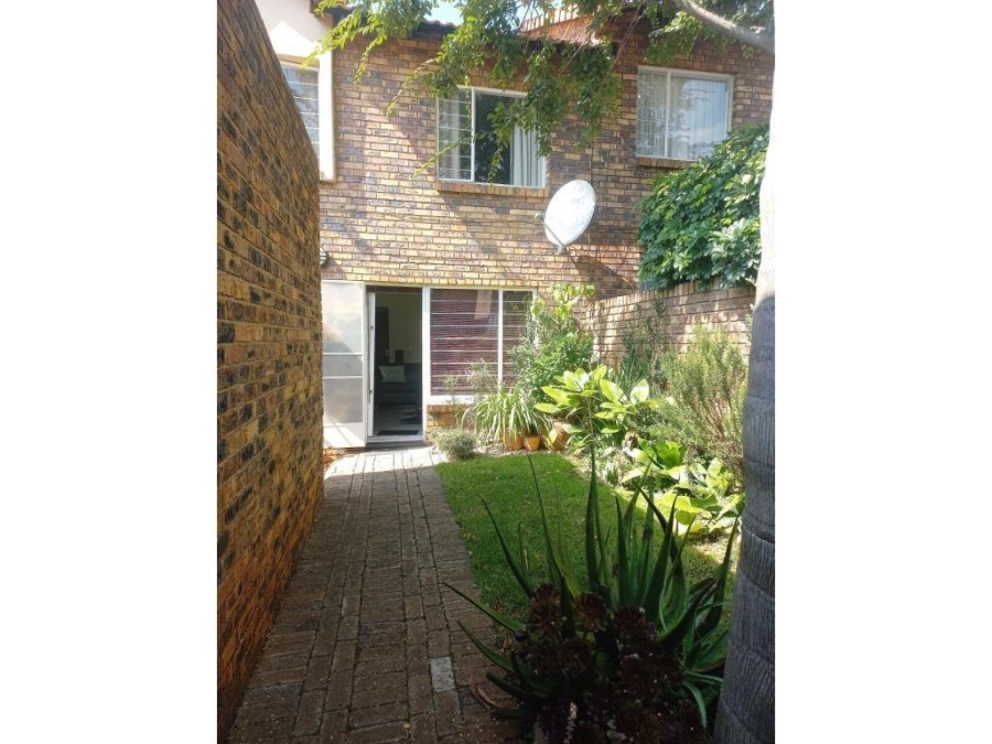 2 Bedroom Property for Sale in Glenvista Gauteng