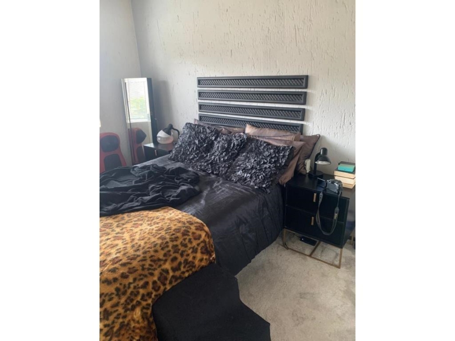2 Bedroom Property for Sale in Glenvista Gauteng