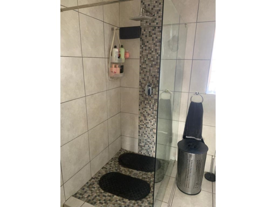 2 Bedroom Property for Sale in Glenvista Gauteng