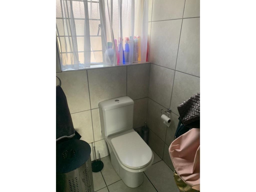 2 Bedroom Property for Sale in Glenvista Gauteng