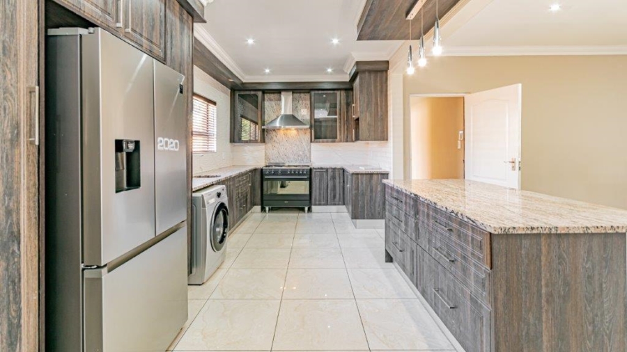 4 Bedroom Property for Sale in Randhart Gauteng