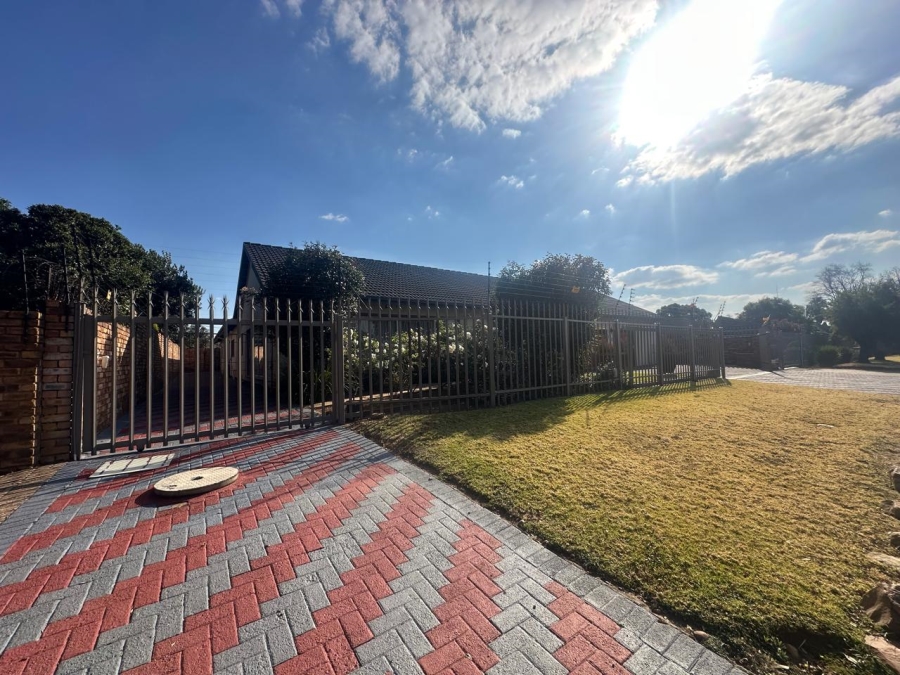 4 Bedroom Property for Sale in Randhart Gauteng