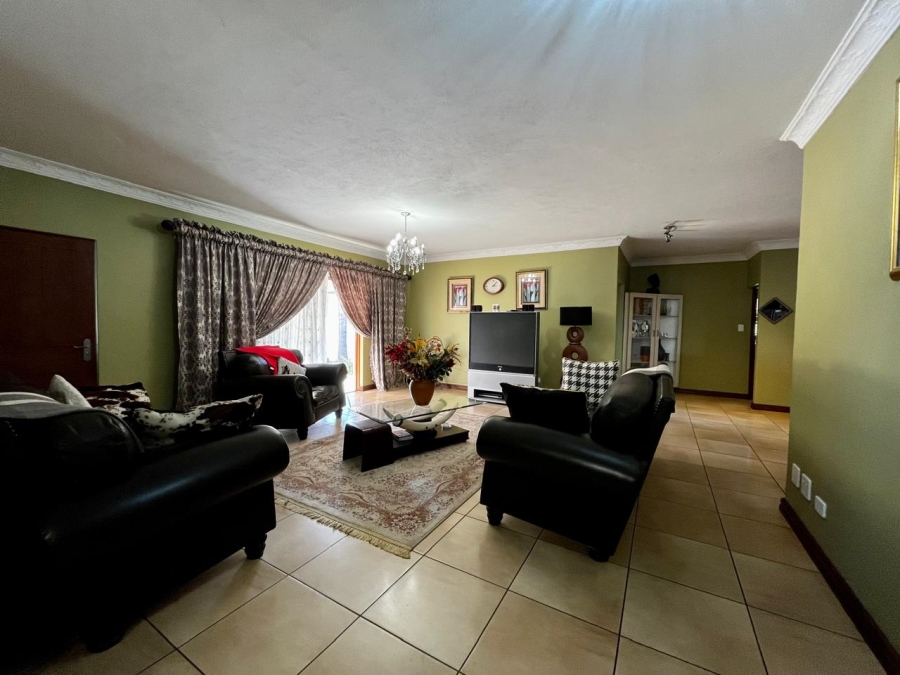 4 Bedroom Property for Sale in Willow Acres Gauteng
