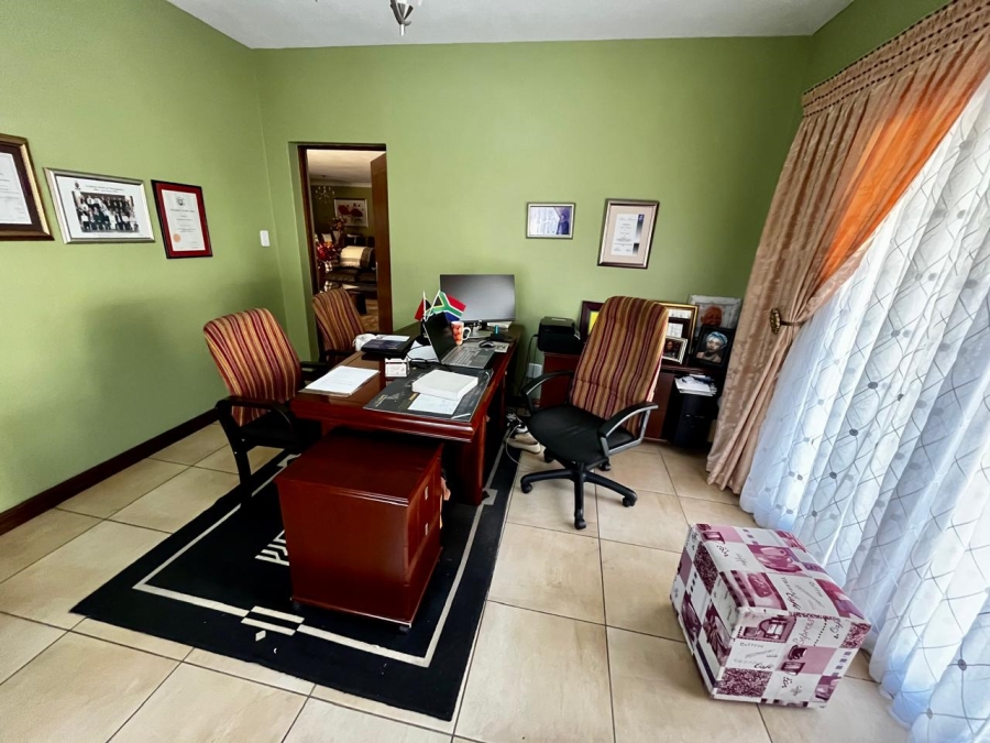 4 Bedroom Property for Sale in Willow Acres Gauteng