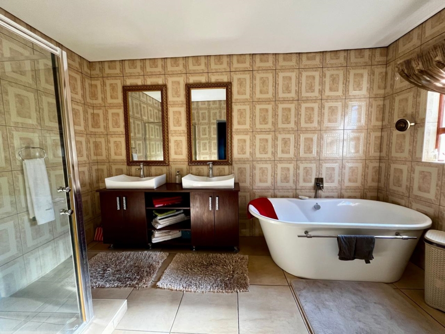 4 Bedroom Property for Sale in Willow Acres Gauteng