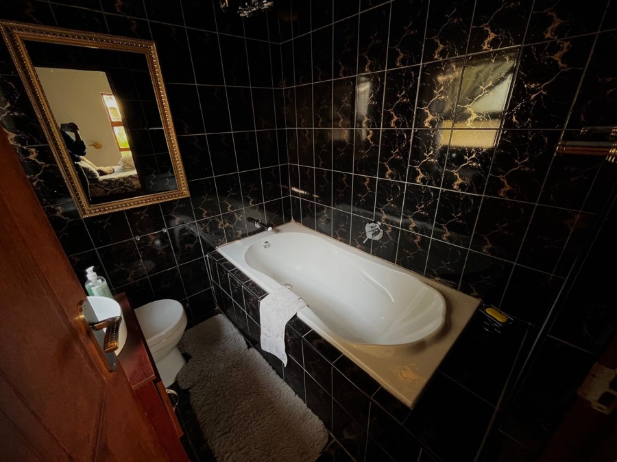 4 Bedroom Property for Sale in Willow Acres Gauteng