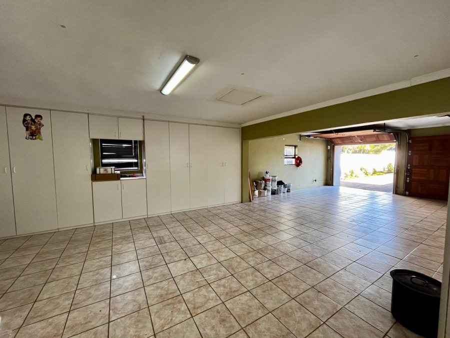 4 Bedroom Property for Sale in Willow Acres Gauteng