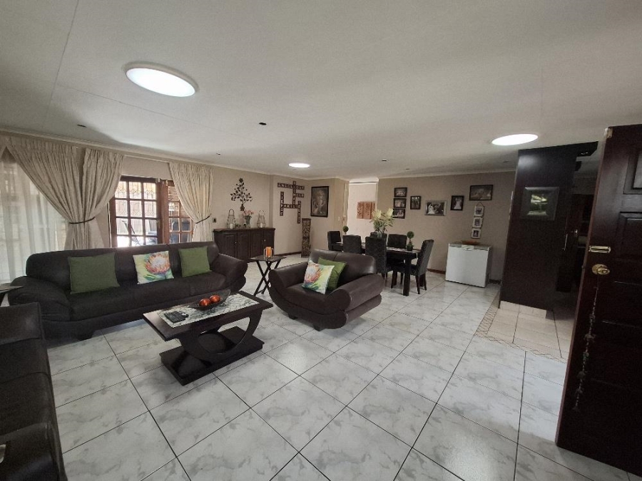 3 Bedroom Property for Sale in Ravenswood Gauteng