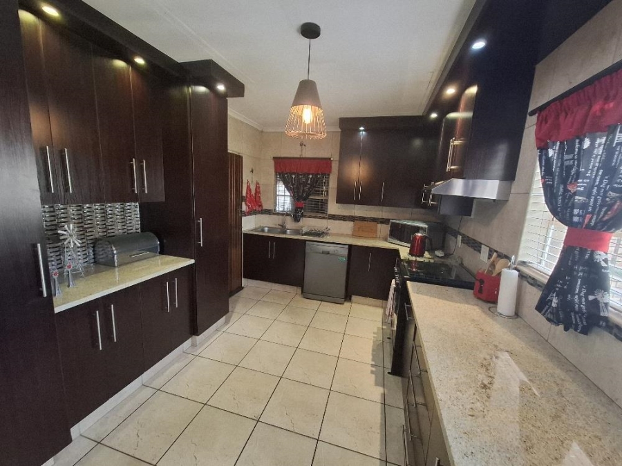 3 Bedroom Property for Sale in Ravenswood Gauteng