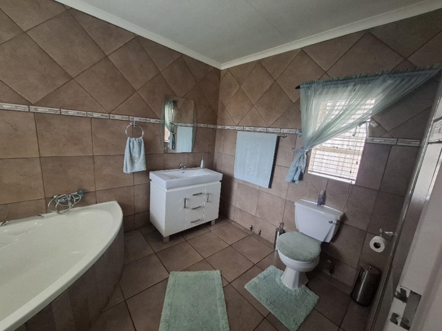 3 Bedroom Property for Sale in Ravenswood Gauteng