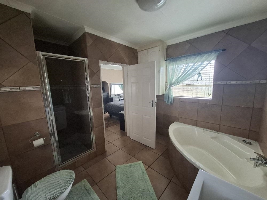 3 Bedroom Property for Sale in Ravenswood Gauteng