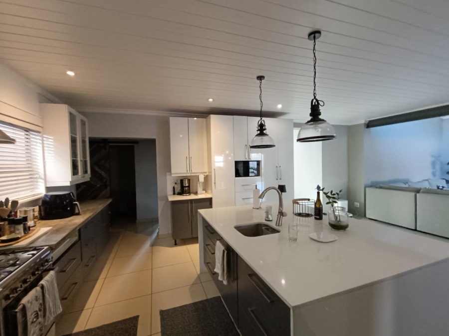 3 Bedroom Property for Sale in Zwartkop Gauteng