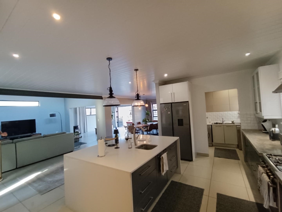 3 Bedroom Property for Sale in Zwartkop Gauteng