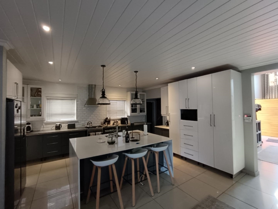 3 Bedroom Property for Sale in Zwartkop Gauteng