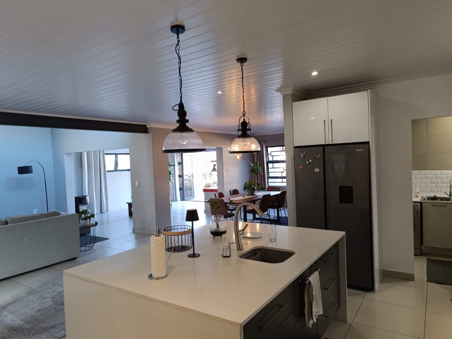 3 Bedroom Property for Sale in Zwartkop Gauteng