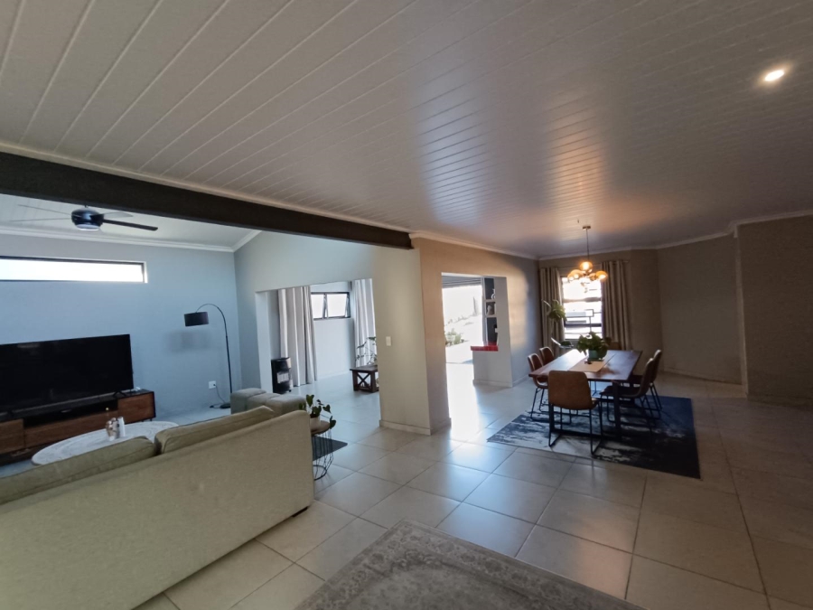 3 Bedroom Property for Sale in Zwartkop Gauteng
