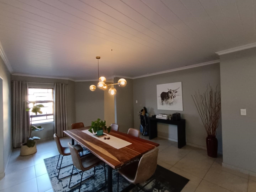 3 Bedroom Property for Sale in Zwartkop Gauteng