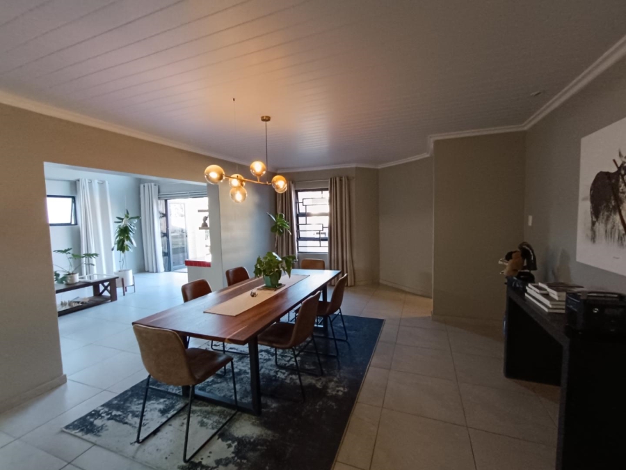 3 Bedroom Property for Sale in Zwartkop Gauteng