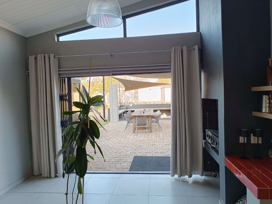3 Bedroom Property for Sale in Zwartkop Gauteng
