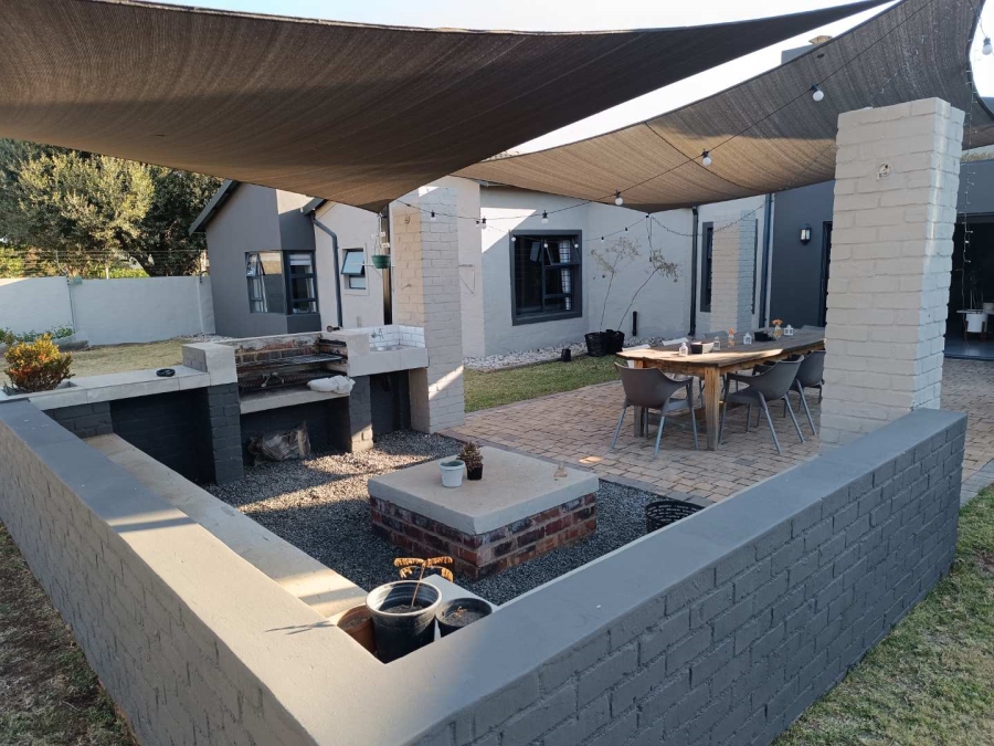 3 Bedroom Property for Sale in Zwartkop Gauteng
