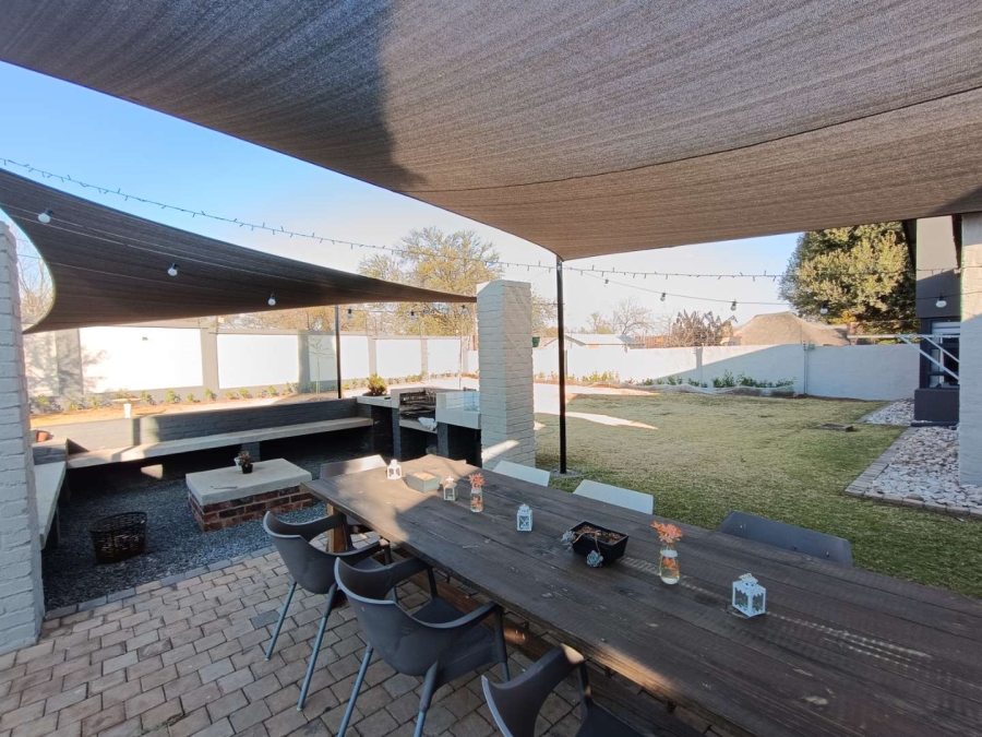 3 Bedroom Property for Sale in Zwartkop Gauteng