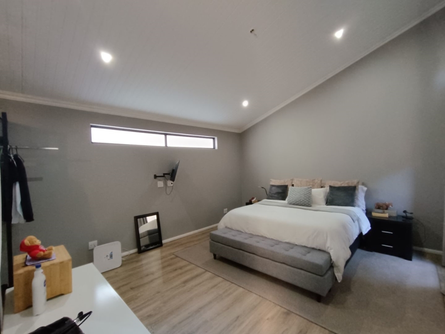 3 Bedroom Property for Sale in Zwartkop Gauteng