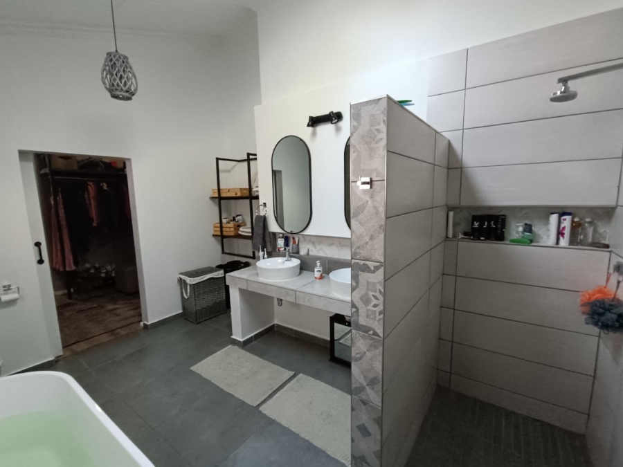 3 Bedroom Property for Sale in Zwartkop Gauteng