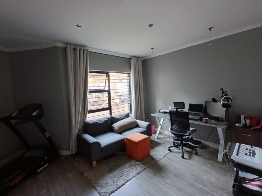 3 Bedroom Property for Sale in Zwartkop Gauteng