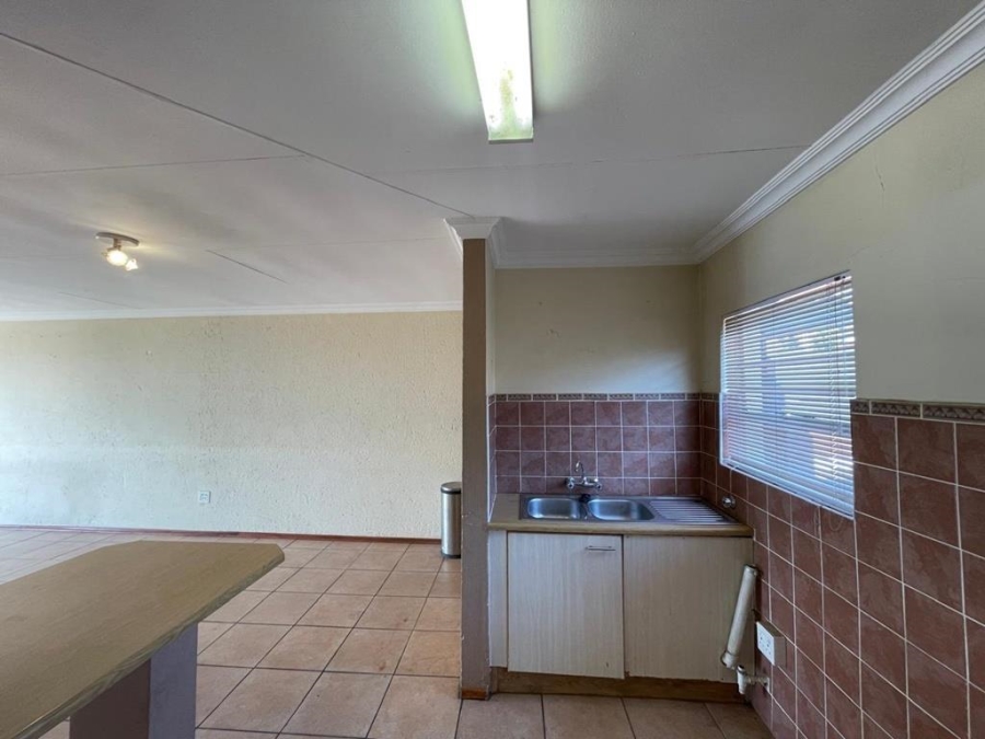 3 Bedroom Property for Sale in Wilro Park Gauteng