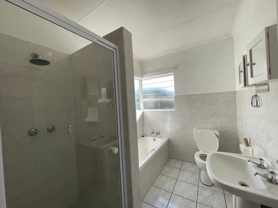 3 Bedroom Property for Sale in Wilro Park Gauteng