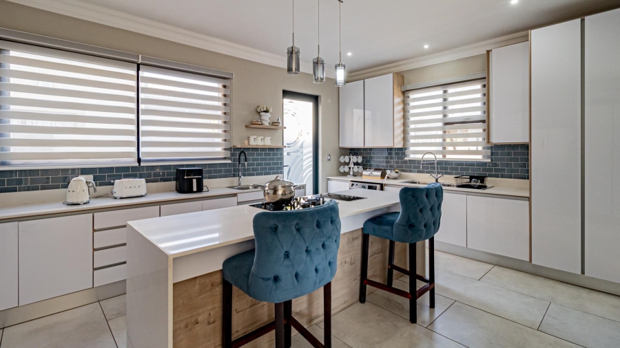 4 Bedroom Property for Sale in Zambezi Manor Lifestyle Estate Gauteng