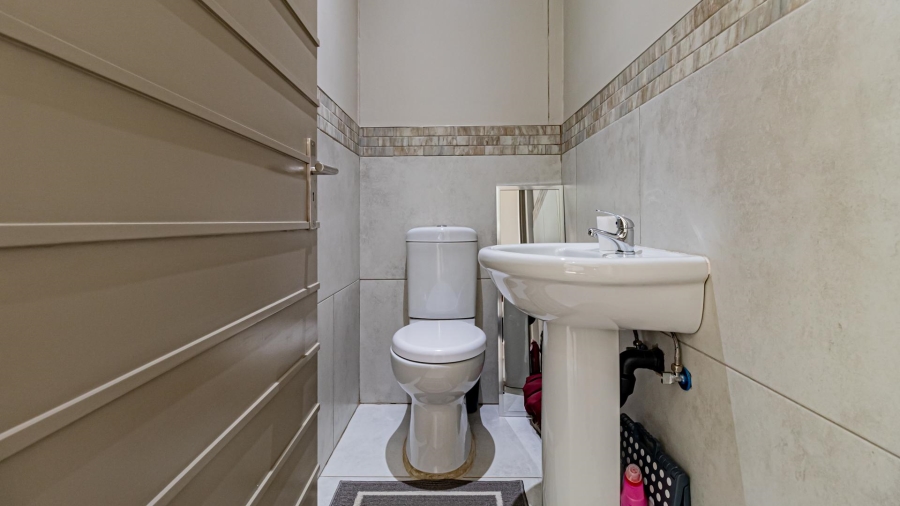 4 Bedroom Property for Sale in Zambezi Manor Lifestyle Estate Gauteng