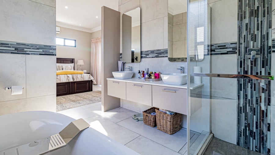 4 Bedroom Property for Sale in Zambezi Manor Lifestyle Estate Gauteng