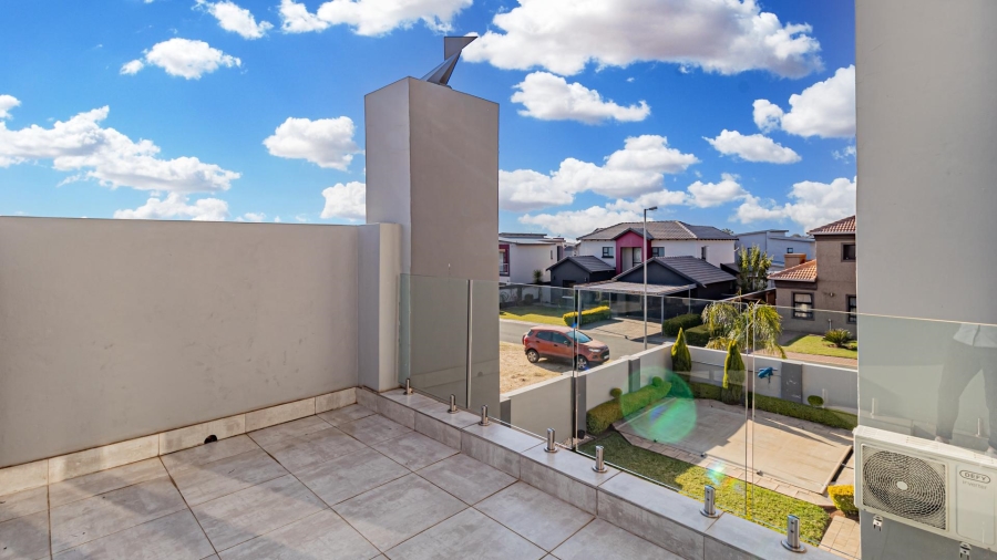 4 Bedroom Property for Sale in Zambezi Manor Lifestyle Estate Gauteng