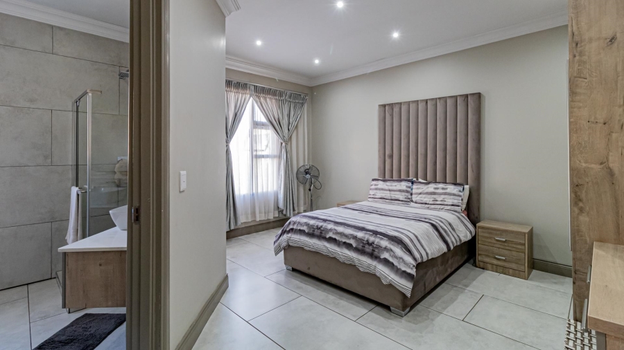 4 Bedroom Property for Sale in Zambezi Manor Lifestyle Estate Gauteng