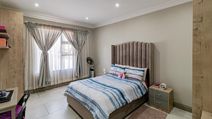 4 Bedroom Property for Sale in Zambezi Manor Lifestyle Estate Gauteng
