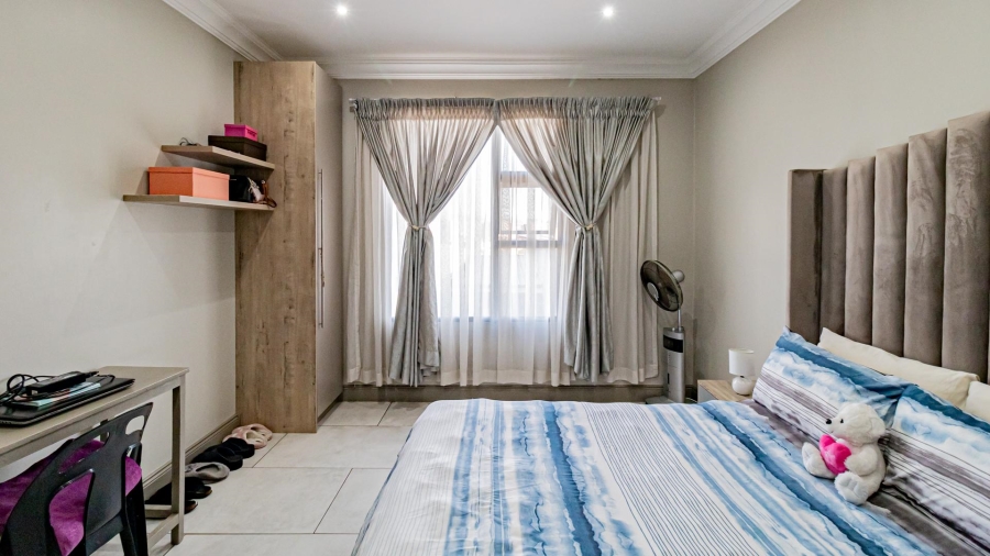 4 Bedroom Property for Sale in Zambezi Manor Lifestyle Estate Gauteng