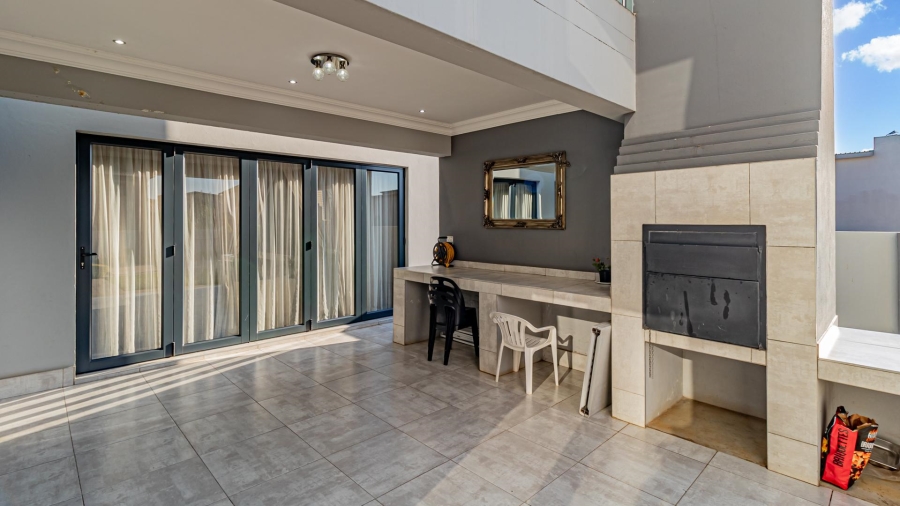 4 Bedroom Property for Sale in Zambezi Manor Lifestyle Estate Gauteng