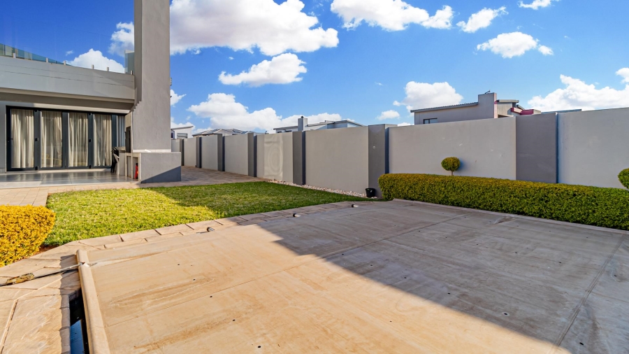 4 Bedroom Property for Sale in Zambezi Manor Lifestyle Estate Gauteng