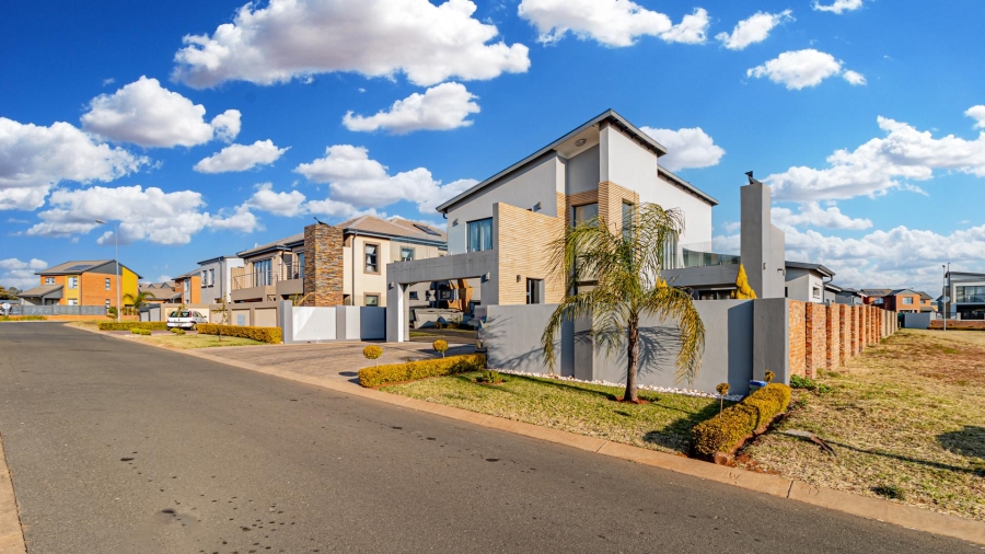 4 Bedroom Property for Sale in Zambezi Manor Lifestyle Estate Gauteng