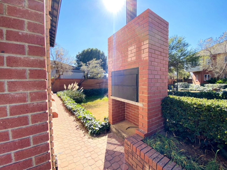 To Let commercial Property for Rent in Maroeladal Gauteng