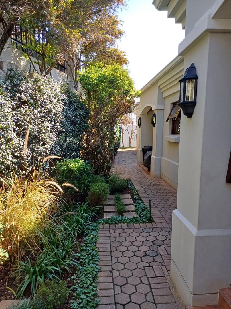 To Let 4 Bedroom Property for Rent in Northcliff Gauteng