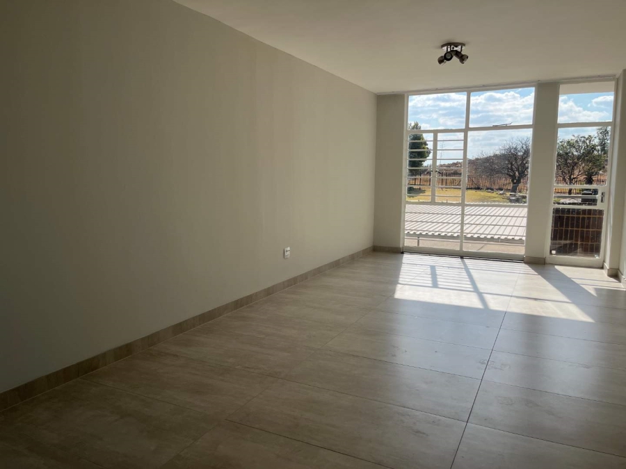 To Let 2 Bedroom Property for Rent in Roodepoort Gauteng