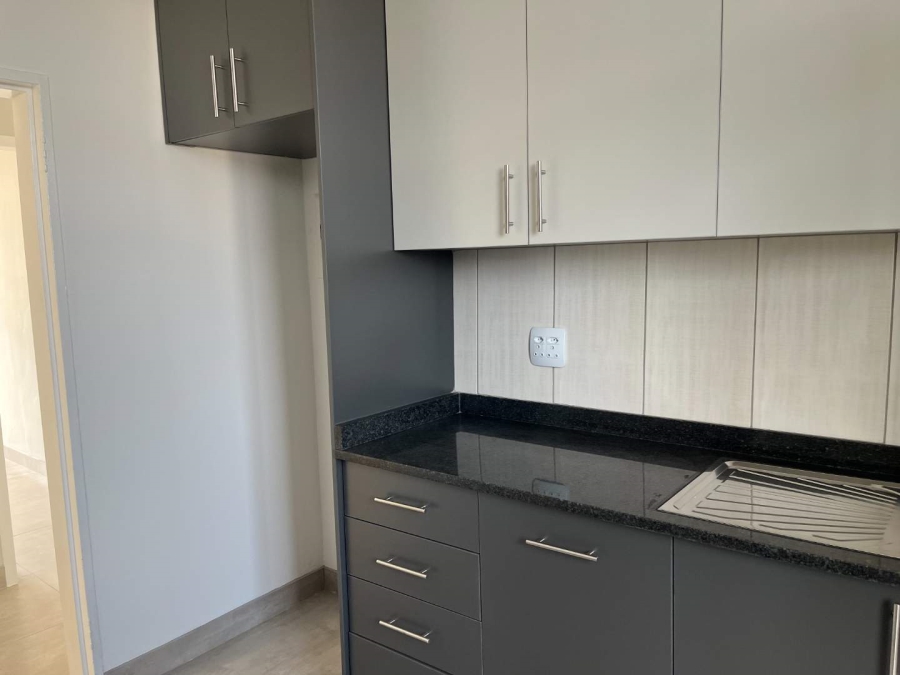 To Let 2 Bedroom Property for Rent in Roodepoort Gauteng
