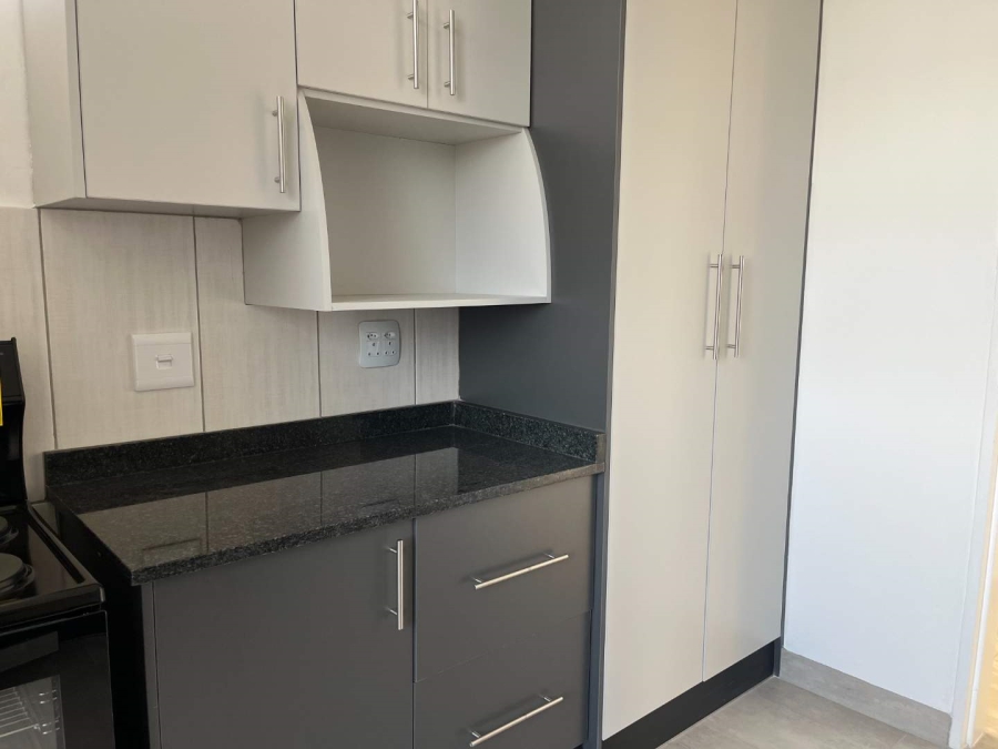 To Let 2 Bedroom Property for Rent in Roodepoort Gauteng